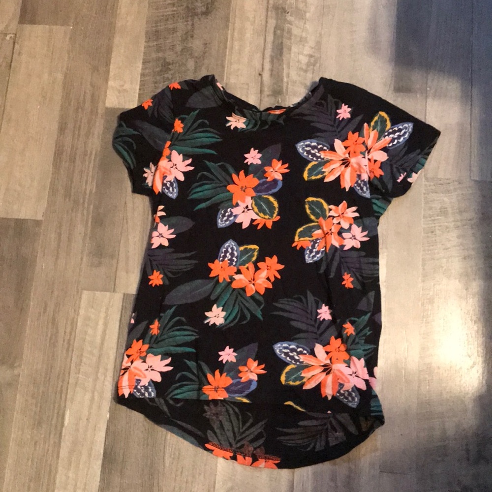 Old Navy girls tropical t-shirt.